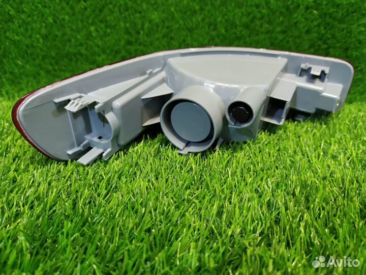 Фонарь в задний бампер mitsubishi outlander XL 06