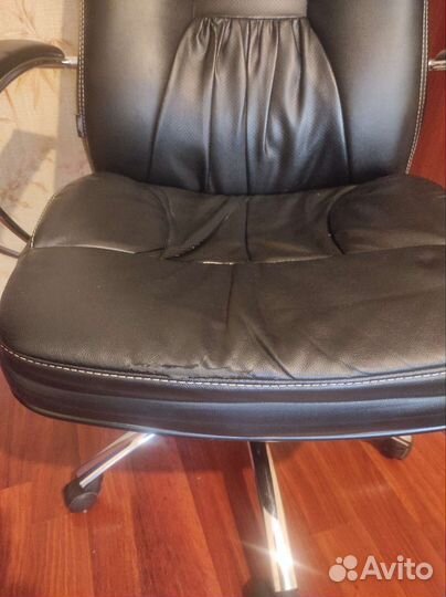 Офисное кресло руководителя бу