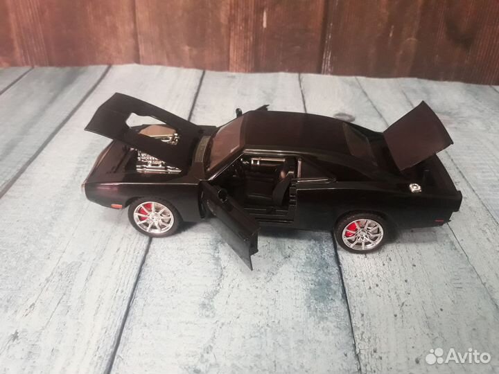 Модель автомобиля Dodge Charger 1970 1/24