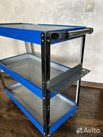 Тележка для инструмента на колесах