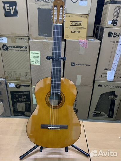 Стойка для гитары с держателем. Новая