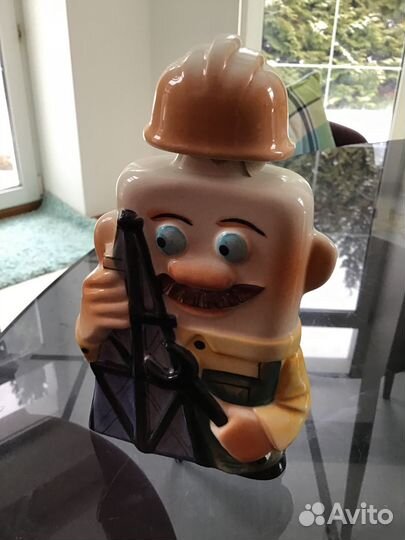 Штоф - графин фарфор Нефтяник и 3 рюмки