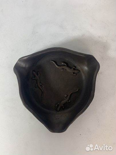 Бронзовая пепельница с ящерицами