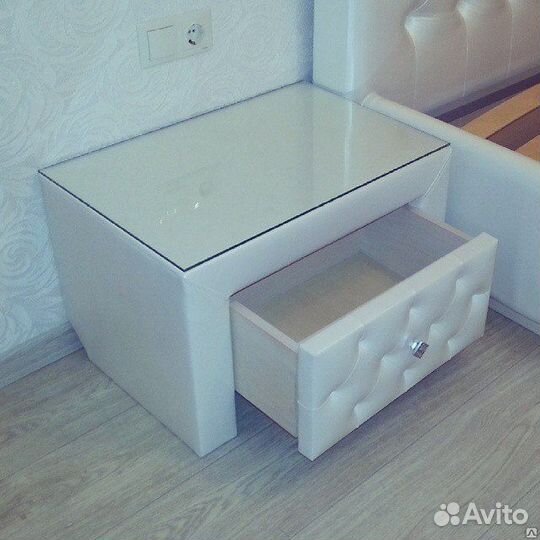 Тумба прикроватная