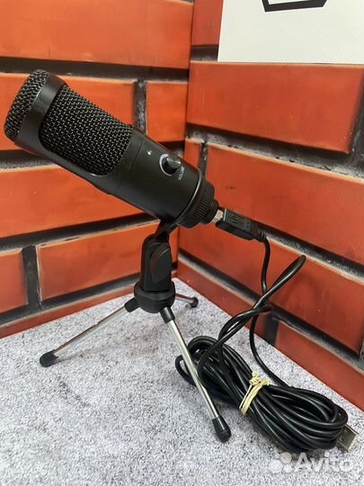 Микрофон студийный