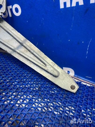 Задний правый стеклоподъемник Toyota Sprinter