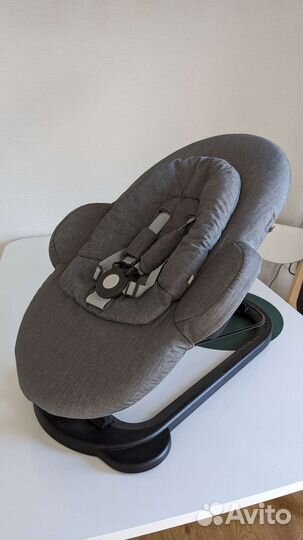 Шезлонг stokke steps bouncer