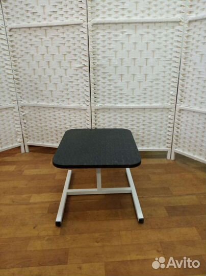 Подставка для педикюрной ванночки. Новая