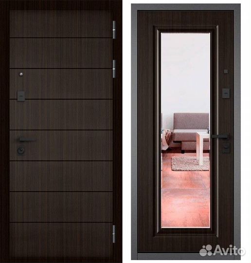 Дверь в квартиру с зеркалом