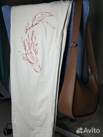 Белые женские джинсы