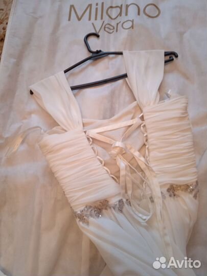 Свадебное платье 42 44 бу