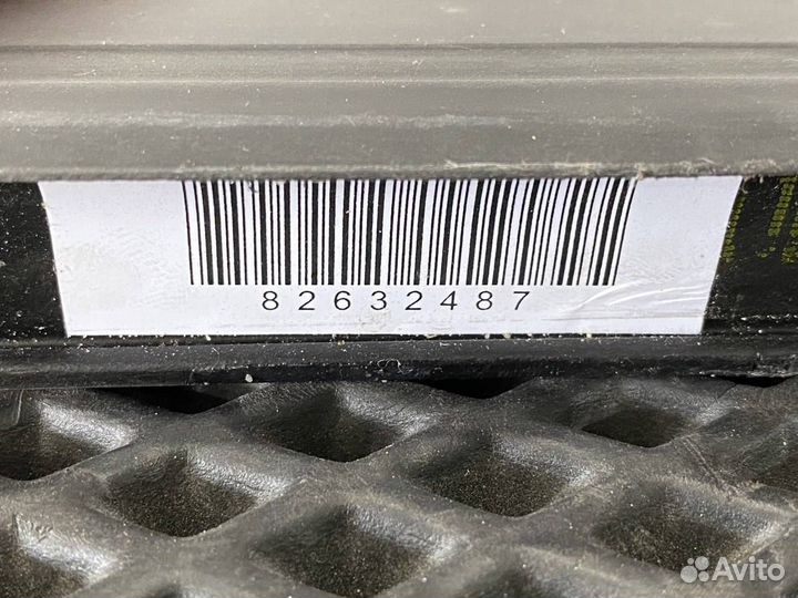 Резинка спойлера Volvo FH4 82632487