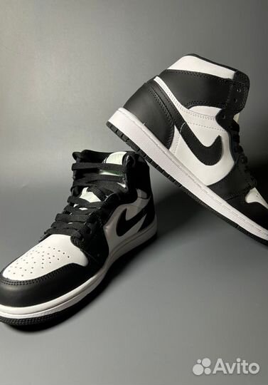 Кроссовки Nike Air Jordan 1 Black White Люкс