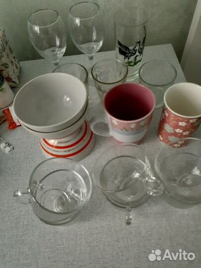 Кружки бокалы кастрюли чайник