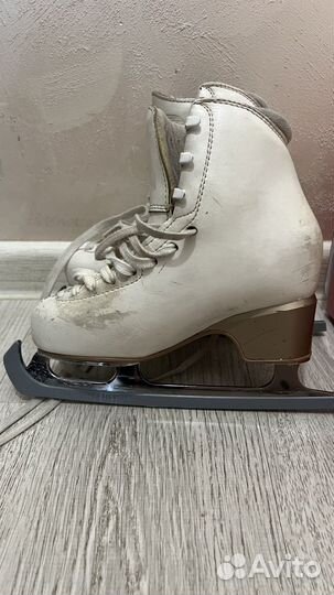 Фигурные коньки edea 200