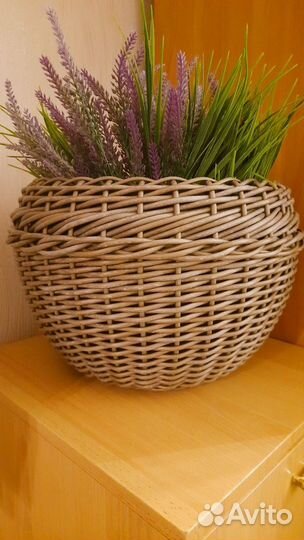 Кашпо из искусственного ротанга