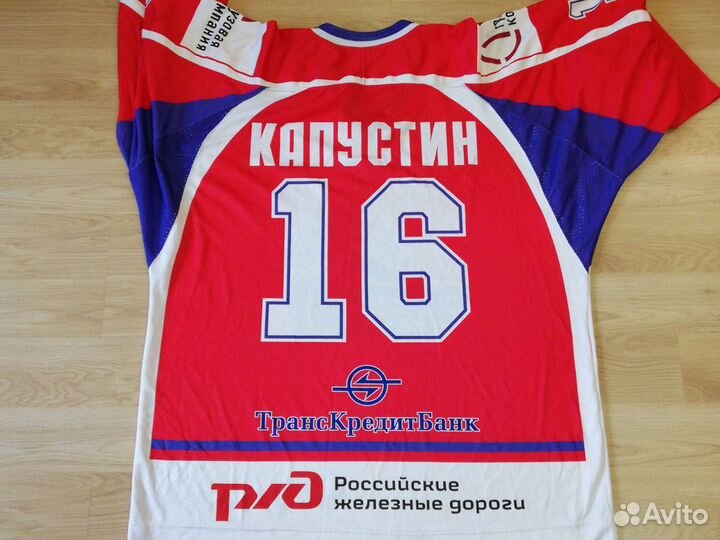 Шорты и нагрудники для игры в хоккей