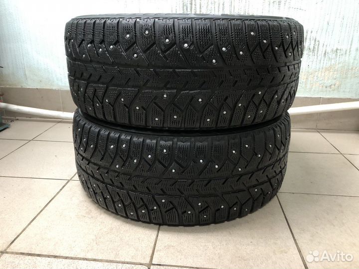 Bridgestone Ice Cruiser 7000 215/50 R17