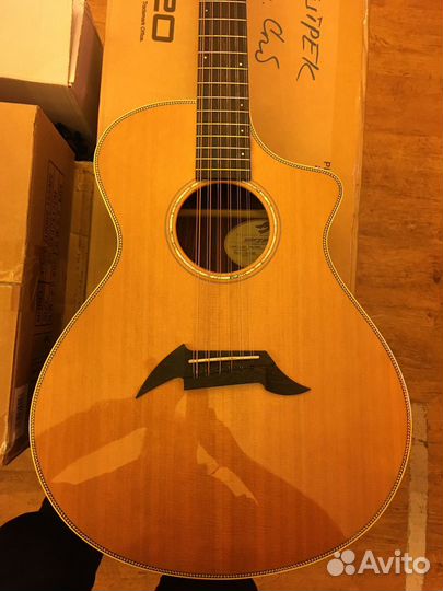 Электроакустическая 12-струнная гитара Breedlove