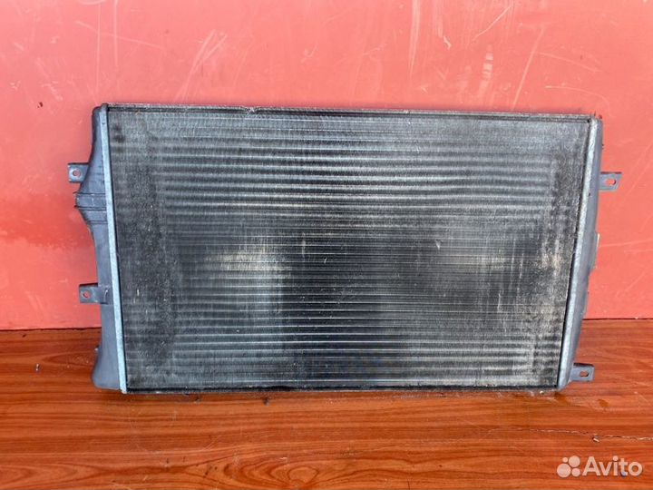 Радиатор охлаждения Vw Jetta седан BXE 2006