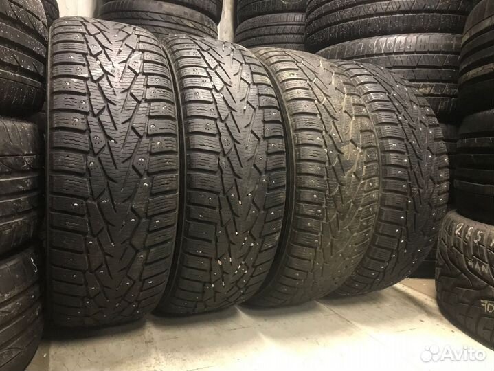 Nokian Tyres Hakkapeliitta 7 SUV 215/65 R16 102Y