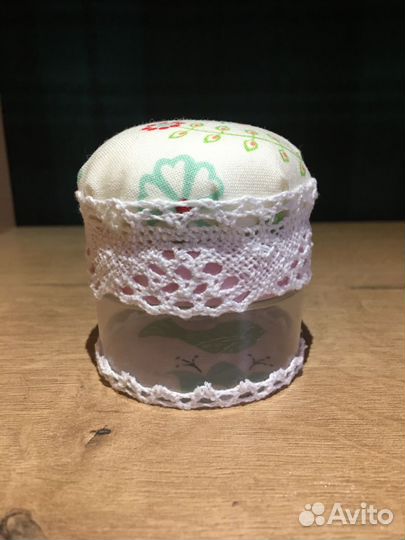 В подарок маме, бабушке - игольницы ручной работы