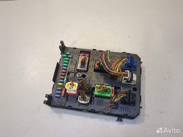 BSI Блок предохранителей Peugeot 5008, 2011