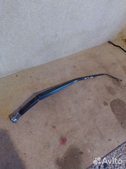 Поводок стеклоочистителя Nissan Almera G15