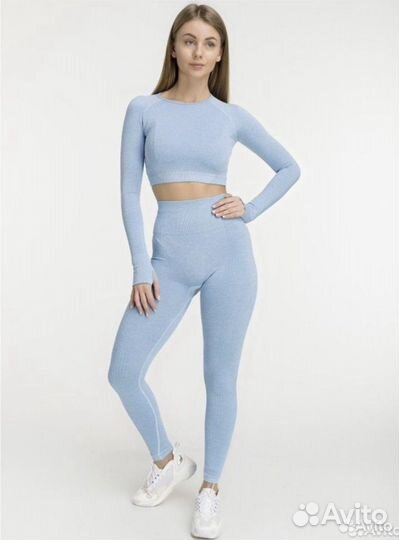 Бесшовный спортивный костюм