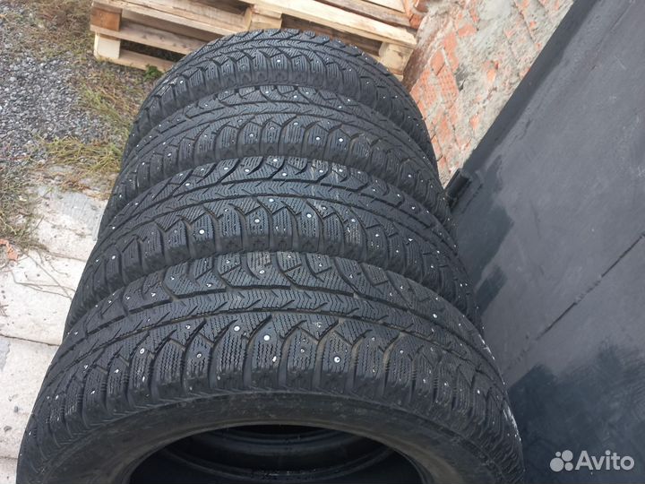Bridgestone Ice Cruiser 7000 235/65 R17 D