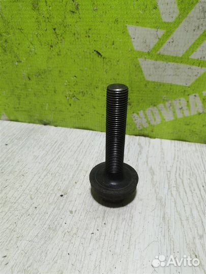 Болт Ауди 80 90 Б3