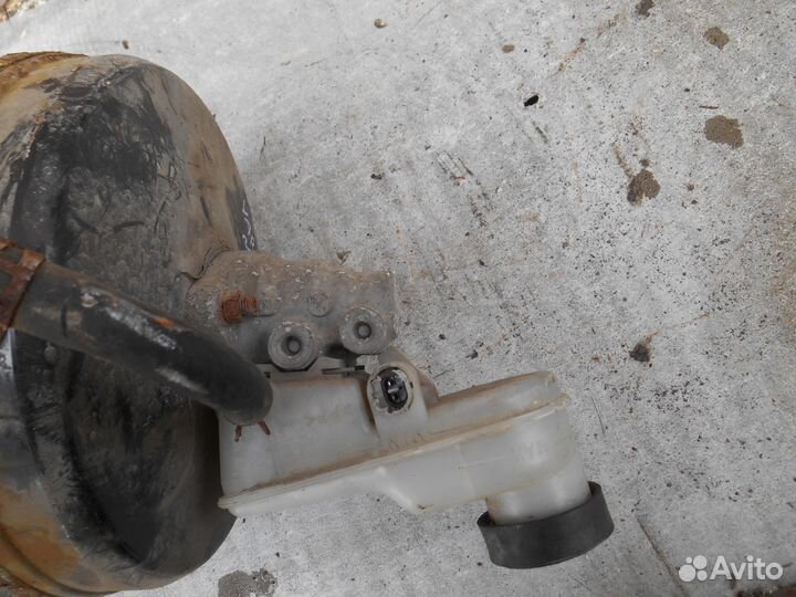 Главный тормозной цилиндр Toyota Yaris Тойота Ярис