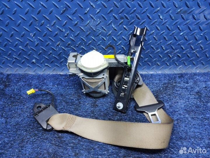 Ремень безопасности передний правый Mercedes W204