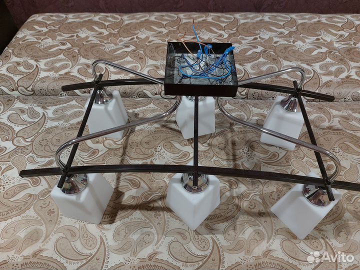 Продам Люстру