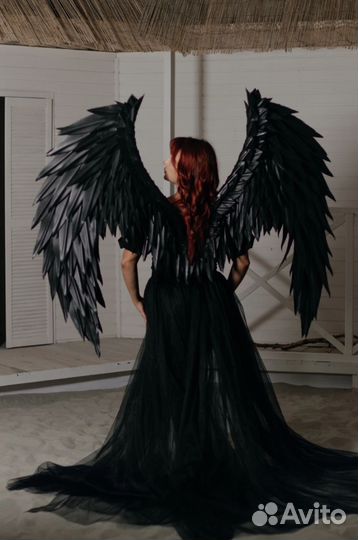 Крылья черные