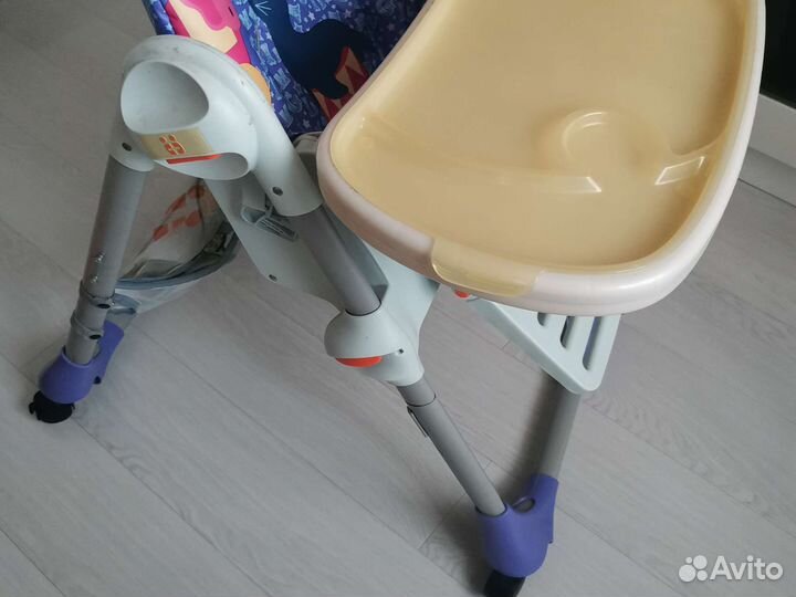 Детский стульчик для кормления chicco