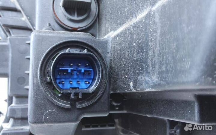 Фара правая Kia Sorento