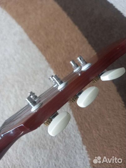 Акустическая гитара