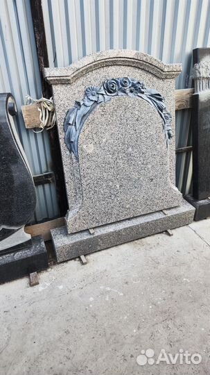 Памятники /Скульптуры/ Мемориальные комплексы