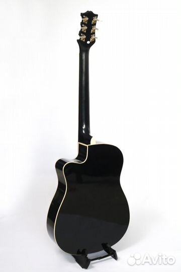 Трансакустическая гитара Yamaha + Аксессуар