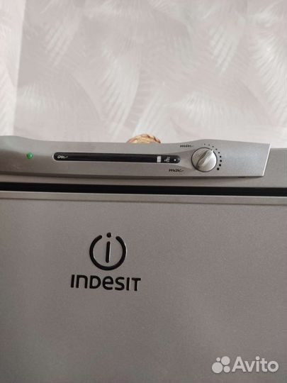 Холодильник indesit