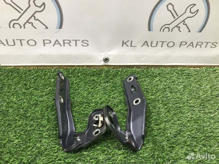 Петля капота передняя правая Audi A6 С6 ASB 2007