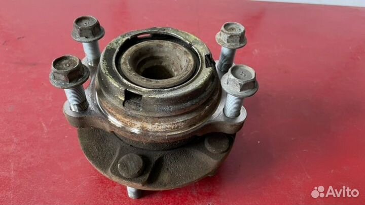 Ступица передняя левая Nissan Skyline V36 2.5 AT