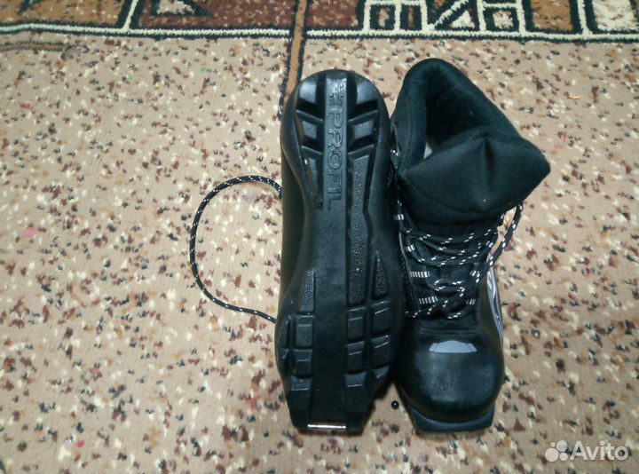 Лыжные ботинки