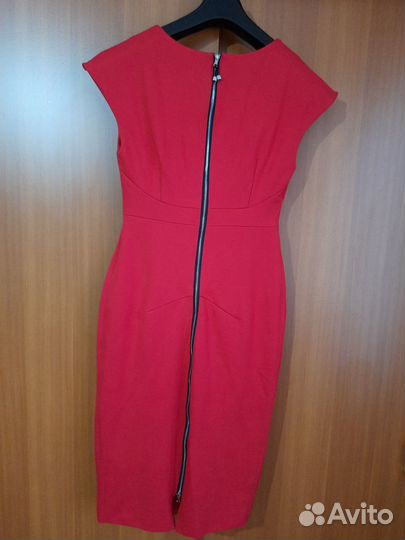 Красное платье