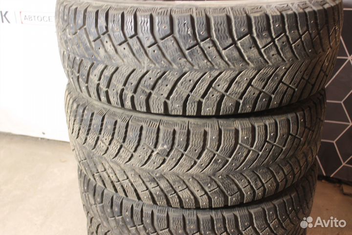 Michelin X-Ice North 4 215/65 R16 102T