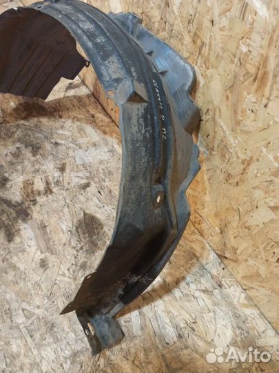 Подкрылок передний левый Nissan Almera Classic