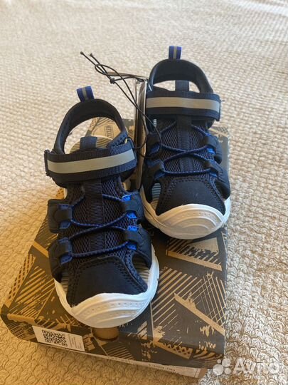 Новые сандалии для мальчика 28