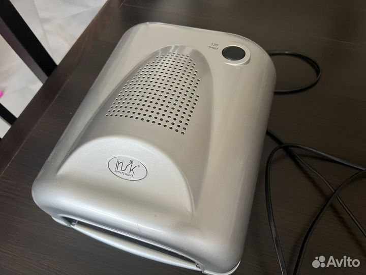 Лампа для сушки ногтей