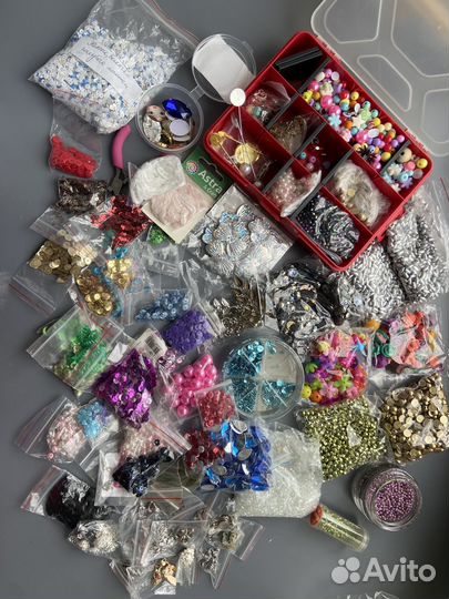 Для создания брошей,фурнитура,стразы